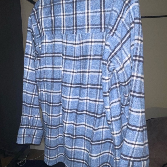 Oversized shacket with dip hem pocket in navy and blue check. - Picture 3 of 6